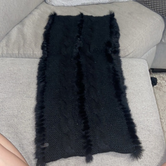 Woman’s scarf - Picture 2 of 4